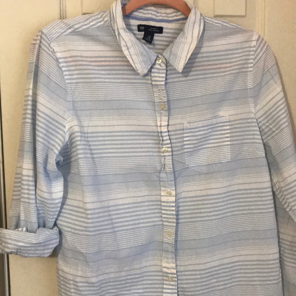 Stripped gap button up